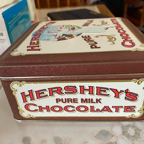 Rare vintage Hershey’s pure milk chocolate vintage edition number 2 1992 tin - Picture 7 of 7